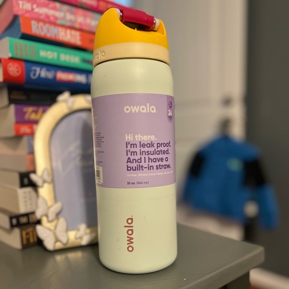Owala Insulated Water Bottle - 32 oz - Picture 2 of 2